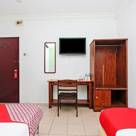 Oyo 850 Gold Star Hotel Chukai Εξωτερικό φωτογραφία