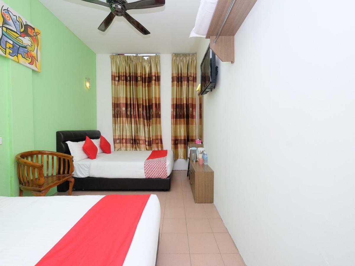 Oyo 850 Gold Star Hotel Chukai Εξωτερικό φωτογραφία
