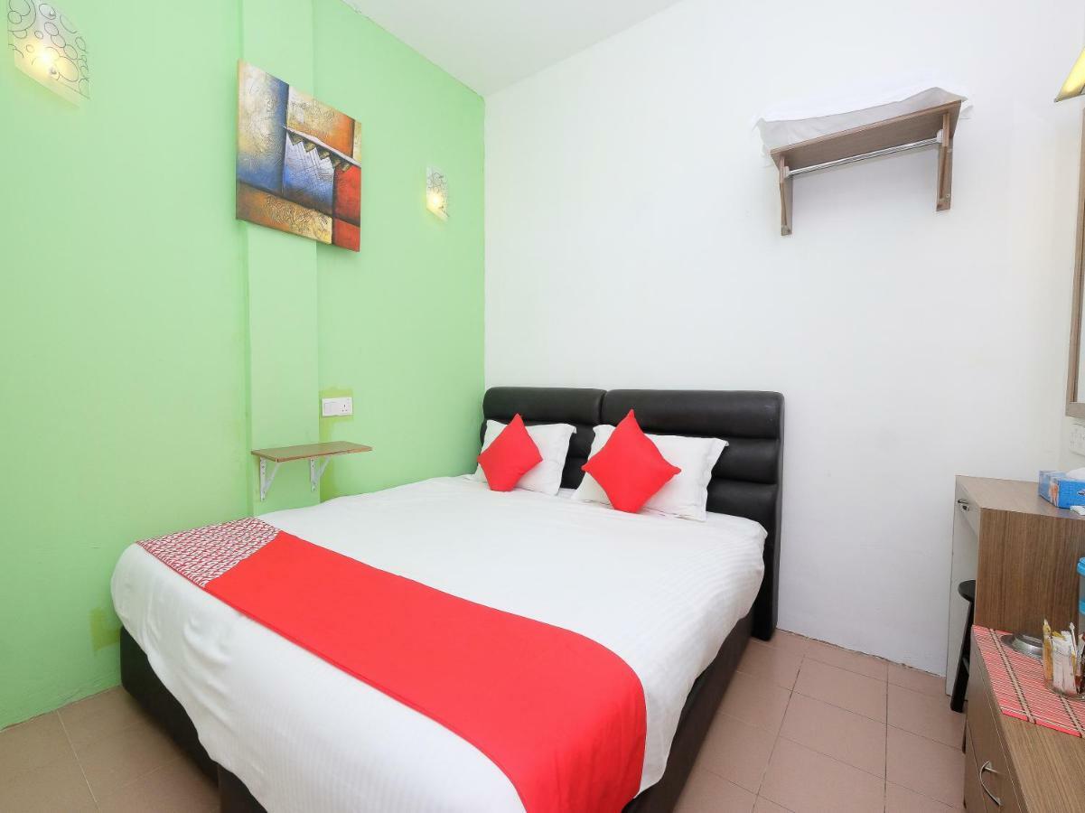 Oyo 850 Gold Star Hotel Chukai Εξωτερικό φωτογραφία