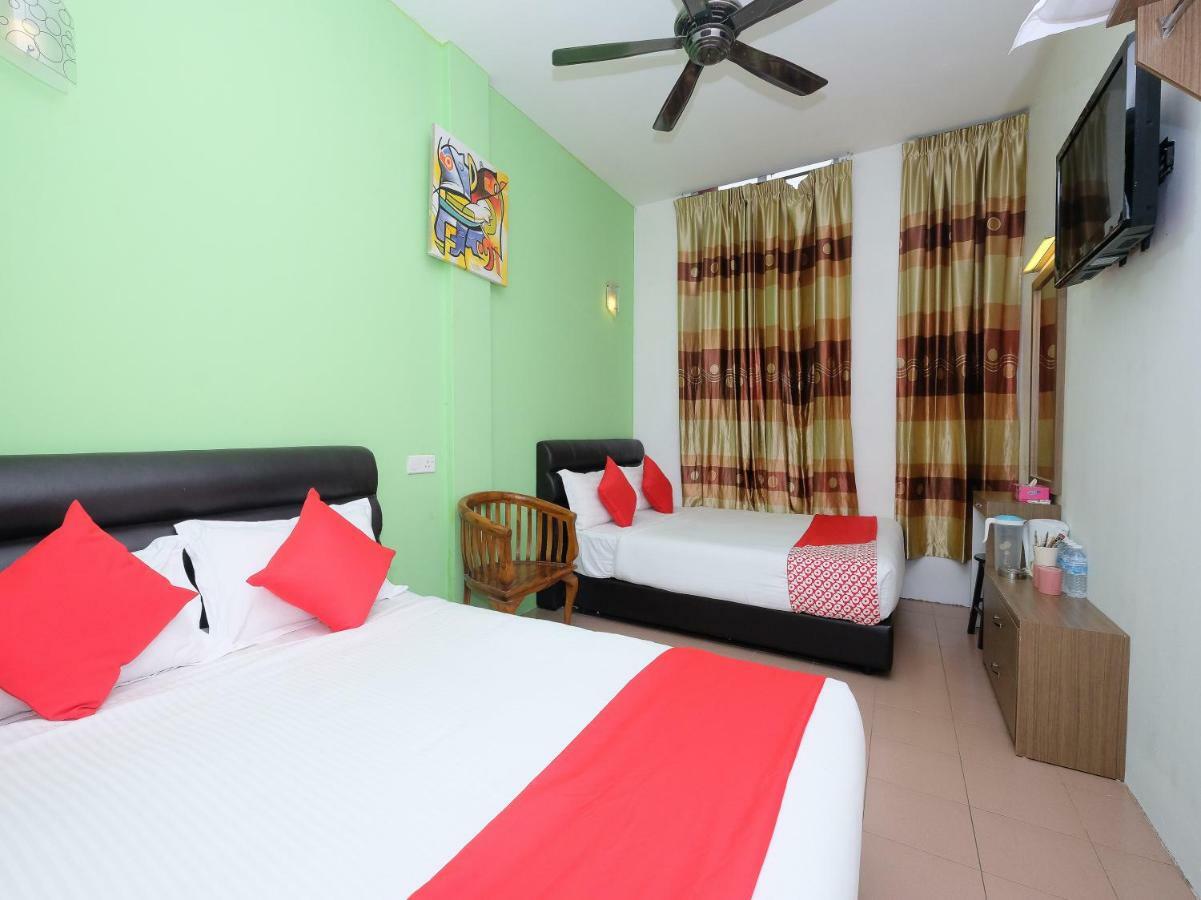Oyo 850 Gold Star Hotel Chukai Εξωτερικό φωτογραφία