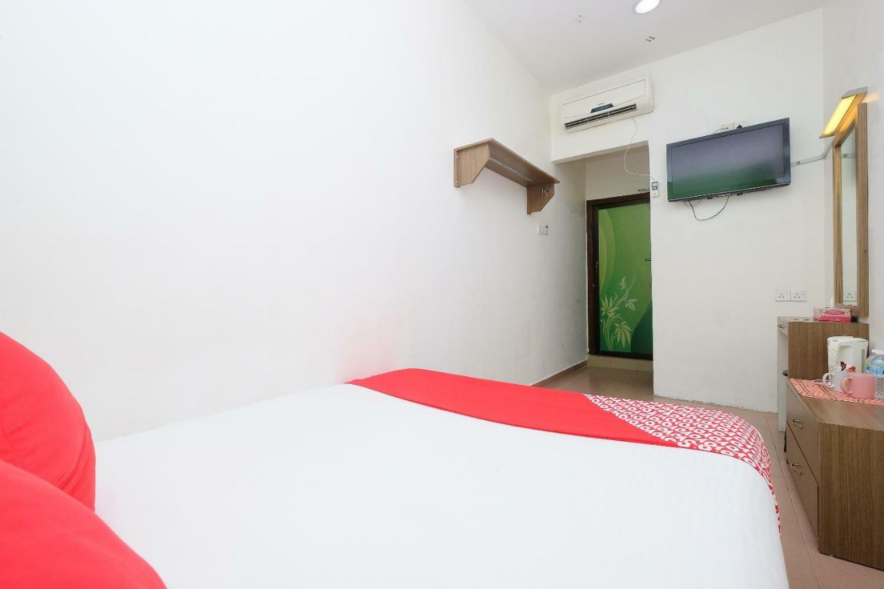 Oyo 850 Gold Star Hotel Chukai Εξωτερικό φωτογραφία