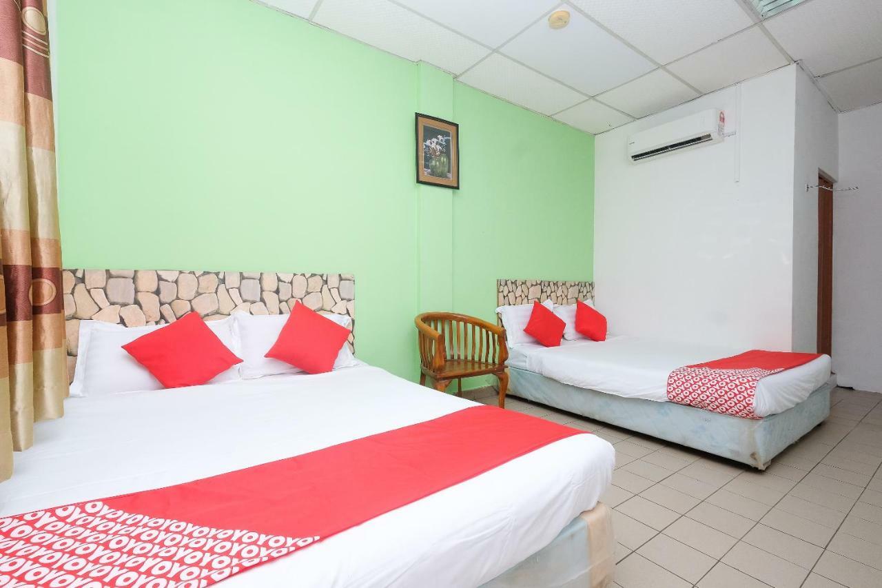 Oyo 850 Gold Star Hotel Chukai Εξωτερικό φωτογραφία
