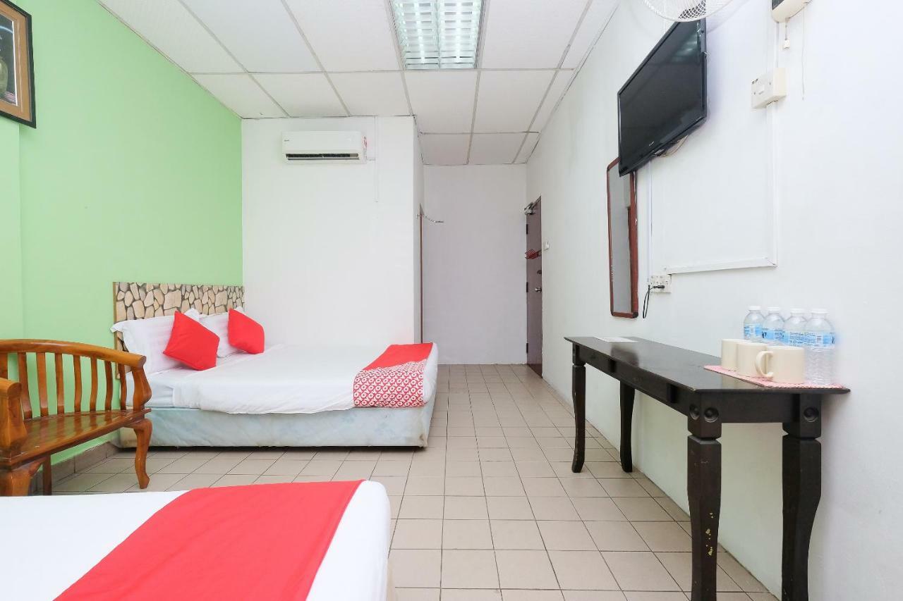 Oyo 850 Gold Star Hotel Chukai Εξωτερικό φωτογραφία