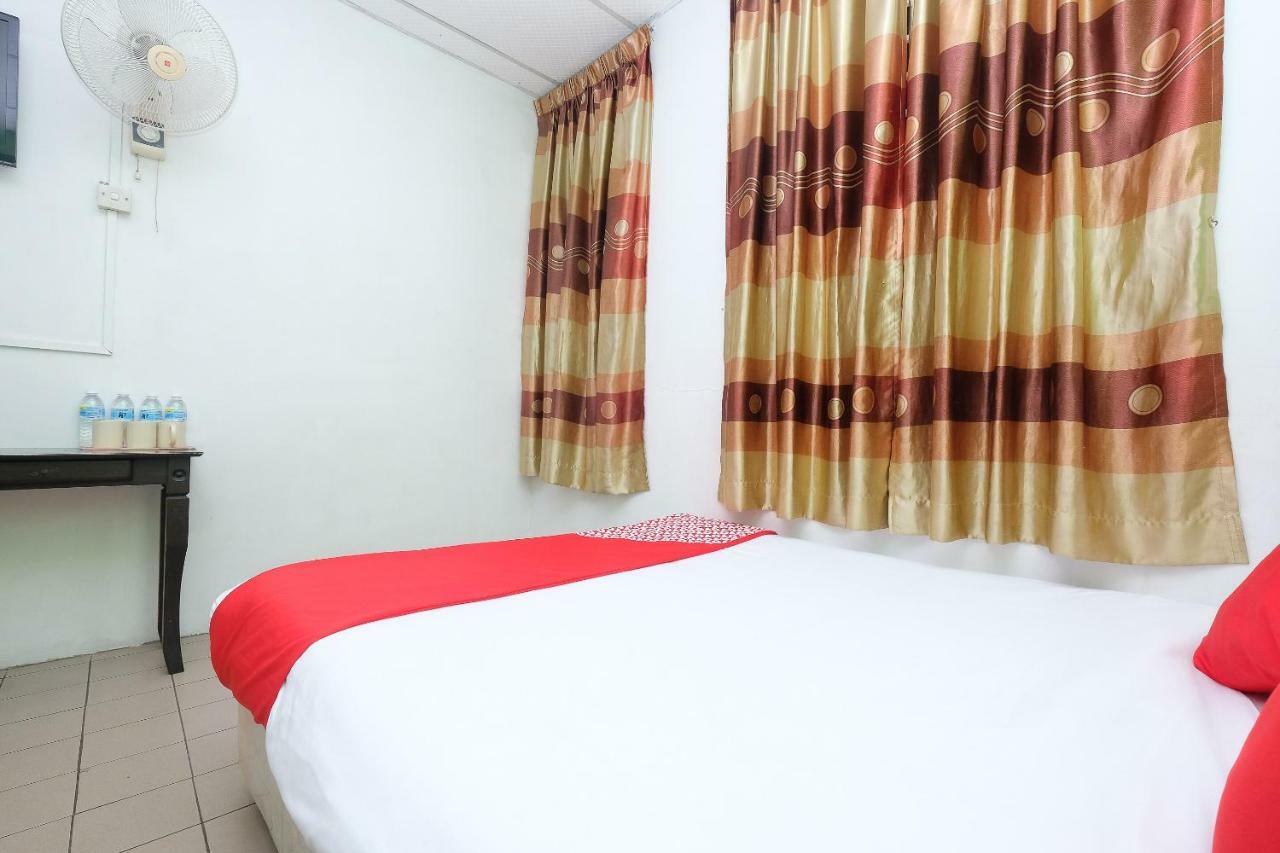 Oyo 850 Gold Star Hotel Chukai Εξωτερικό φωτογραφία